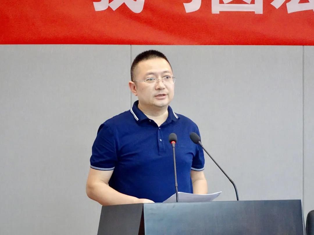 半岛在线体育